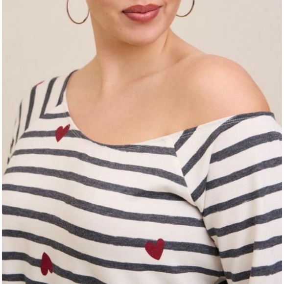 🆕💕 Off Shoulder Light Weight French Terry Sweatshirt 2 2X 18 20 NWT Torrid New - Picture 4 of 6